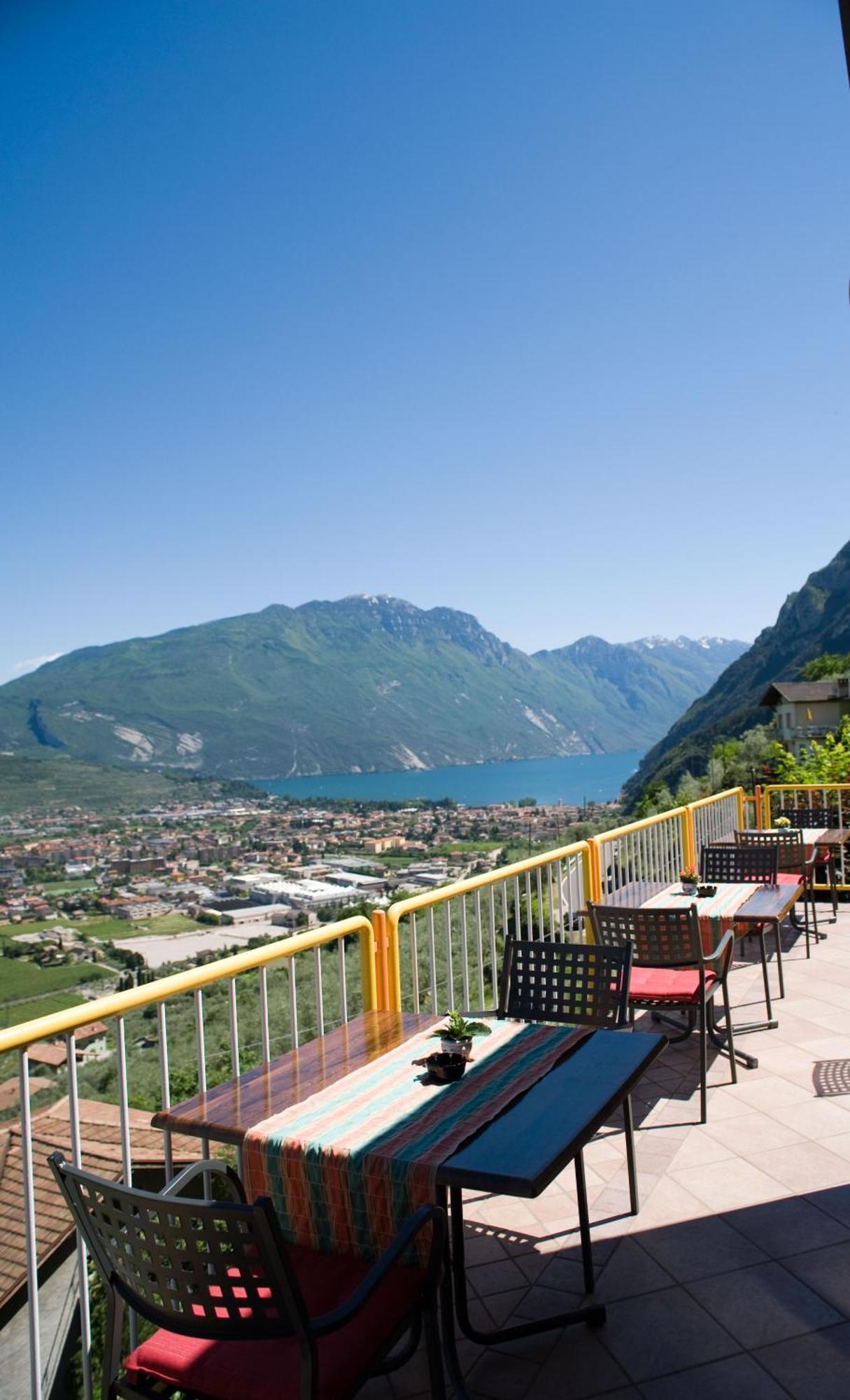 Albergo Deva Riva del Garda Exterior photo
