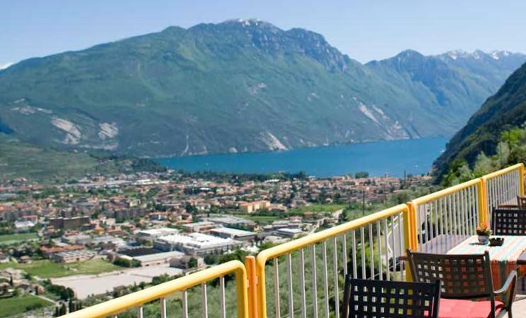 Albergo Deva Riva del Garda Exterior photo