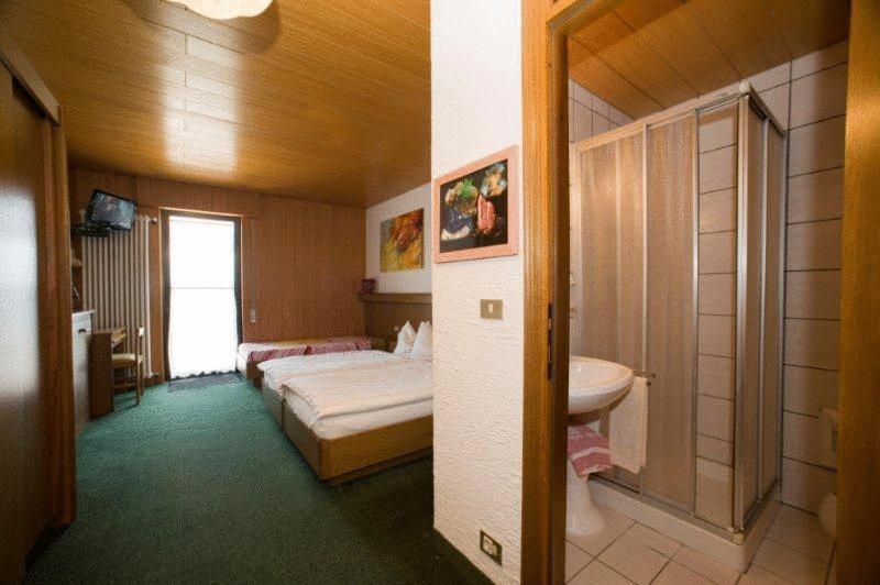 Albergo Deva Riva del Garda Exterior photo