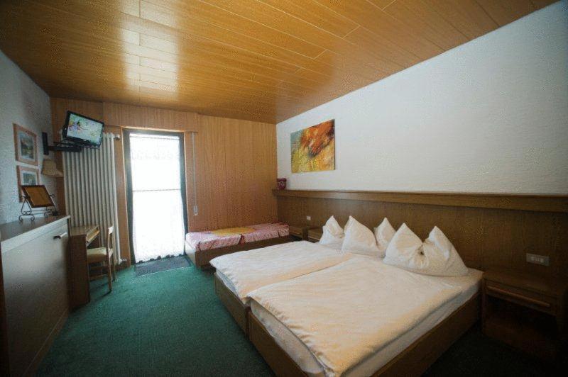 Albergo Deva Riva del Garda Exterior photo