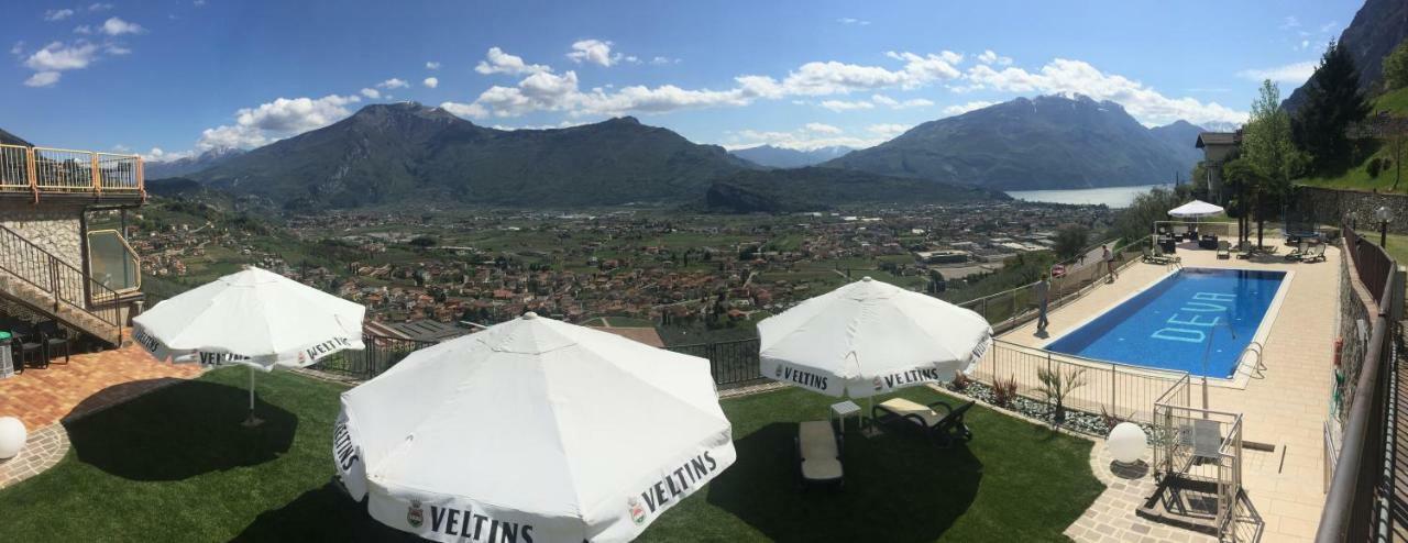 Albergo Deva Riva del Garda Exterior photo