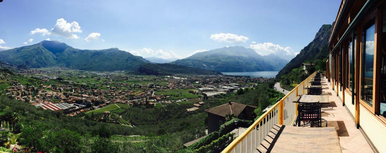 Albergo Deva Riva del Garda Exterior photo